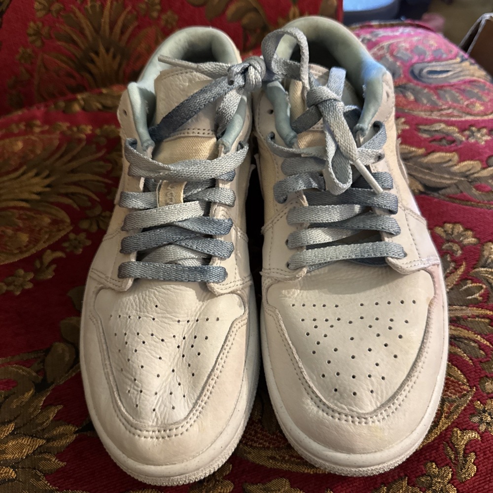 WMNS Air Jordan 1 Low SE - Iris Whisper/Sail-Worn Blue - Size 8